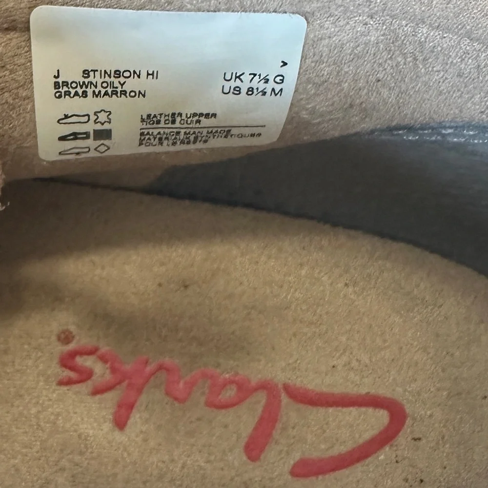 Clark’s Men’s 8.5 M Wallabee Boot Beeswax Brown‎ Rubber Sole